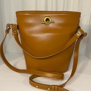 Gorgeous Tan Bucket Shoulder Bag with Gold Accent and amazing details